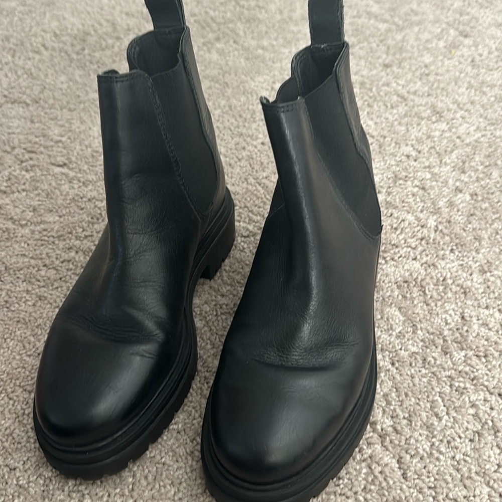 Steve Madden like new boots